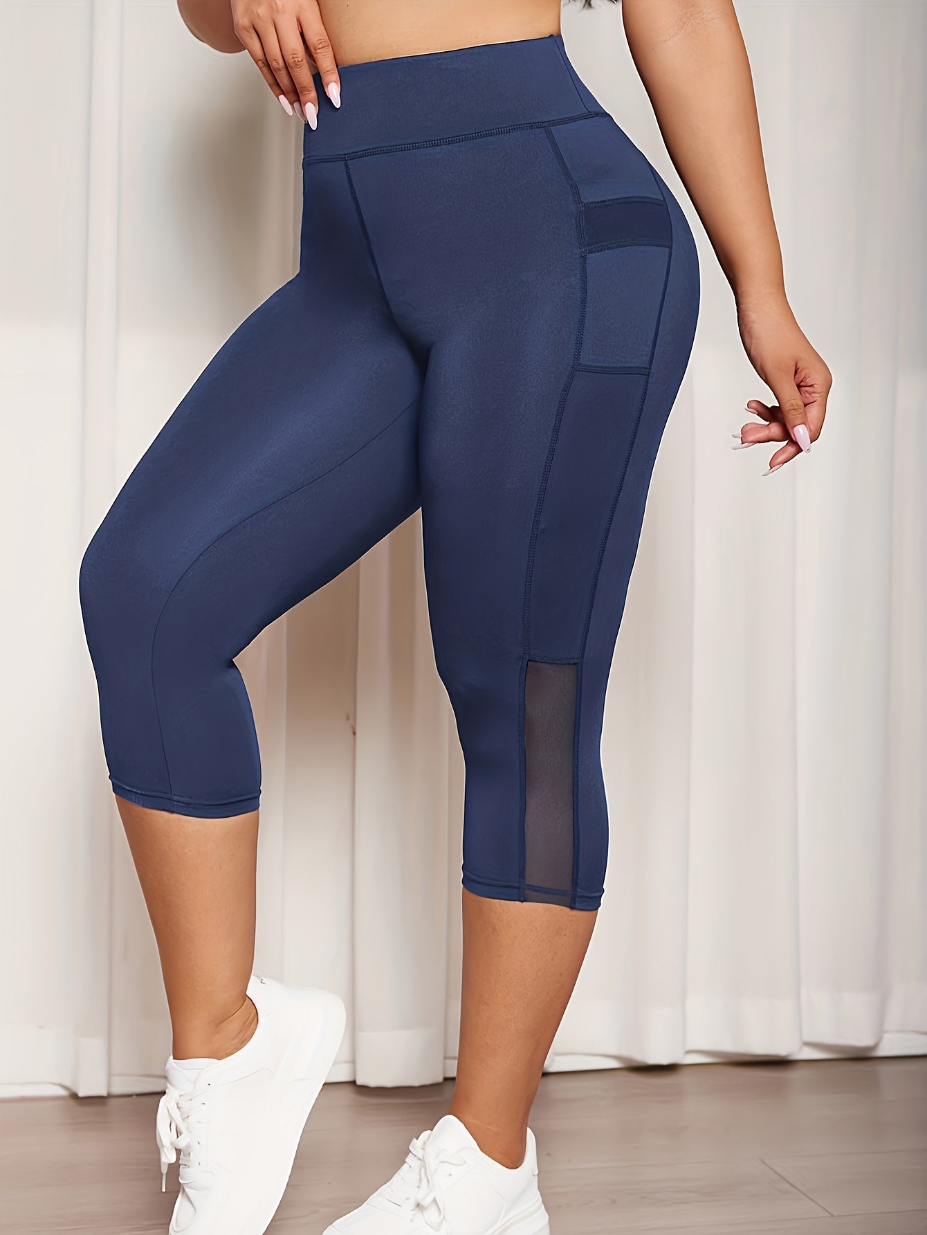 Plus Size Sports Capri Pants, Women's Plus Solid High Rise Slim Fit Running Yoga Capri Leggings With Phone Pockets