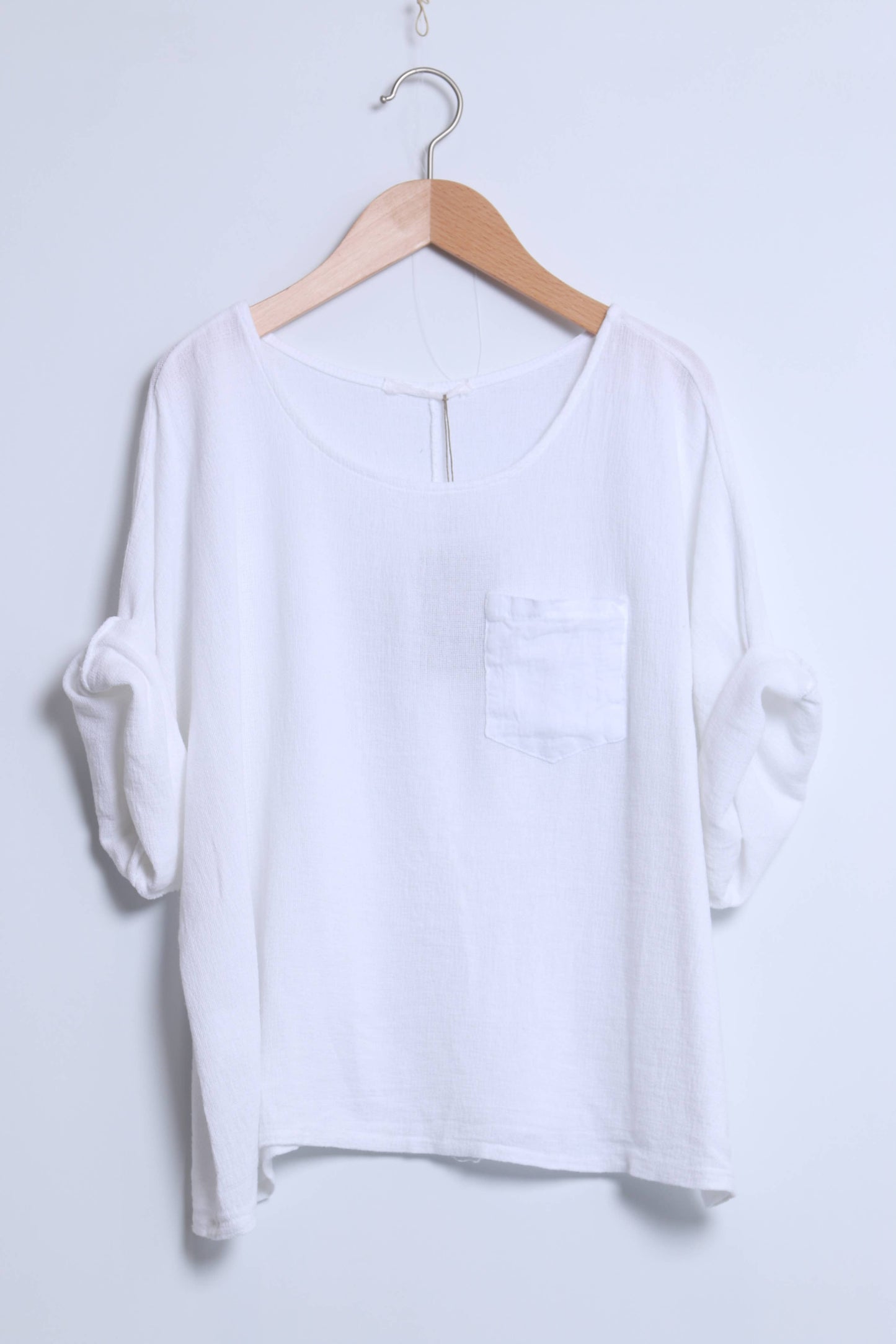 Linen cotton top with a side pocket