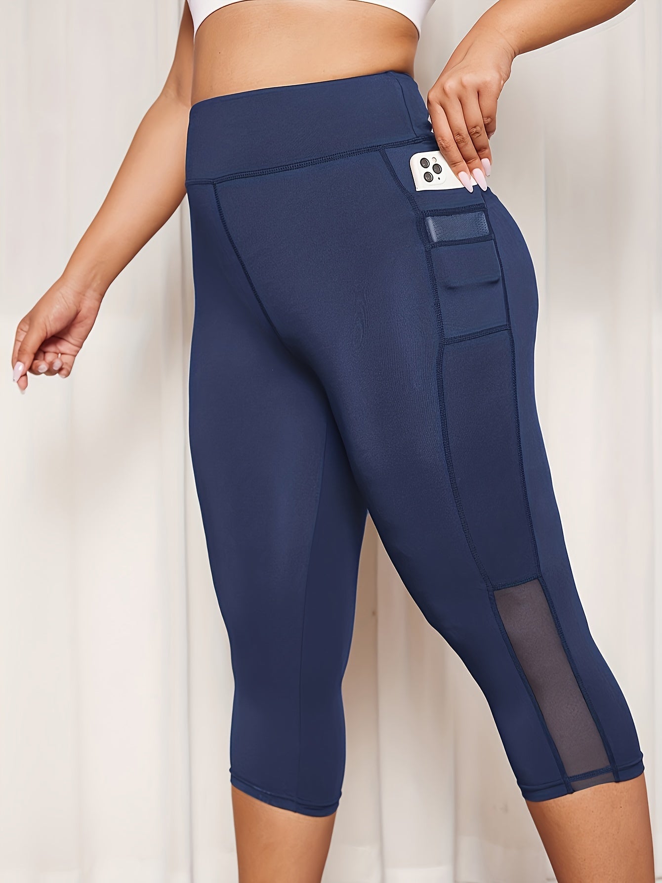 Plus Size Sports Capri Pants, Women's Plus Solid High Rise Slim Fit Running Yoga Capri Leggings With Phone Pockets