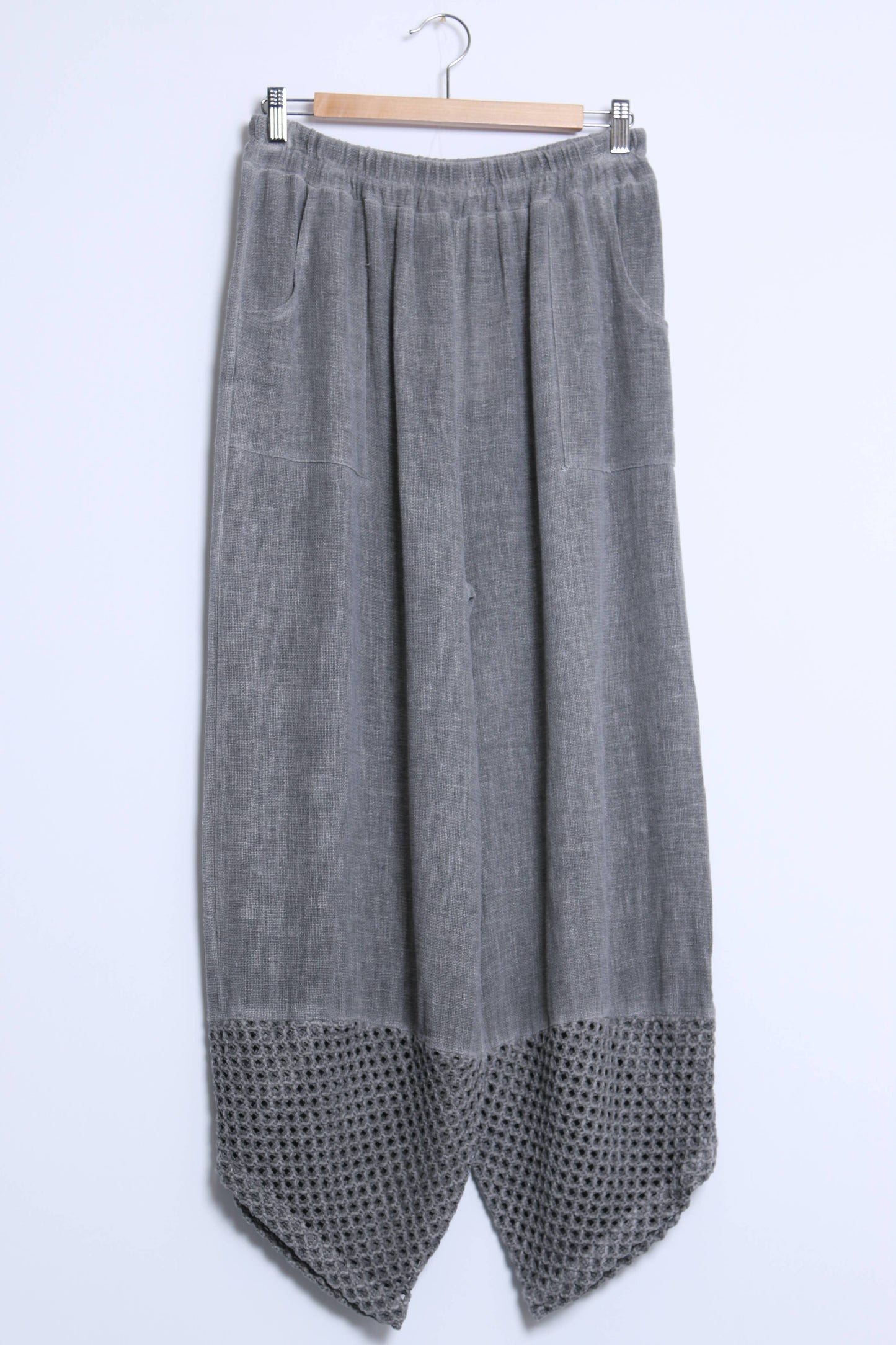 Mesh-bottom pants in cotton linen