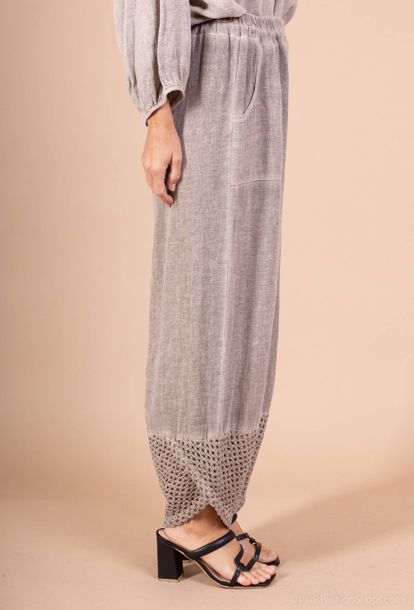Mesh-bottom pants in cotton linen
